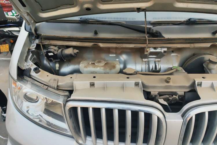 Used Jinbei T5 2018 1.5L Entrepreneurial-Grade Dual-Rear-Wheel DLCG14 Engine Bay Right
