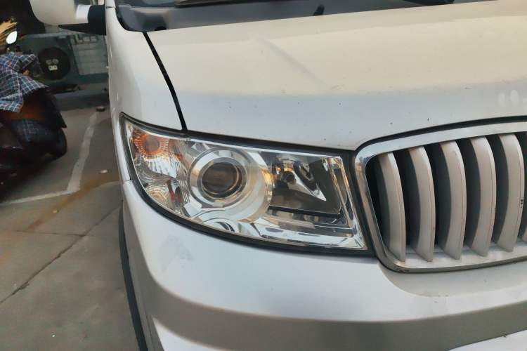 Used Jinbei T5 2018 1.5L Entrepreneurial-Grade Dual-Rear-Wheel DLCG14 Right Front Headlight