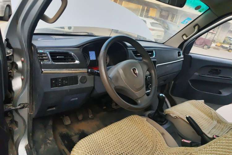 Used Jinbei T5 2018 1.5L Entrepreneurial-Grade Dual-Rear-Wheel DLCG14 Steering Wheel