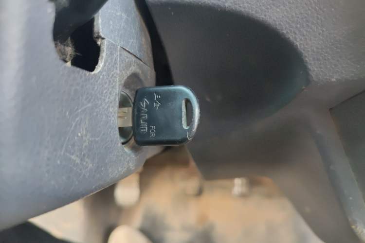 Used Jinbei T5 2018 1.5L Entrepreneurial-Grade Dual-Rear-Wheel DLCG14 Vehicle Key
