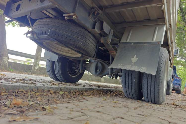 Used Jinbei T5 2020 1.6L Wealth Creation Model Rear Dual Wheels 3.4 Meters China VI Standard SWD16M Chassis Rear Right