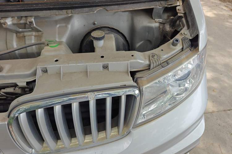 Used Jinbei T5 2020 1.6L Wealth Creation Model Rear Dual Wheels 3.4 Meters China VI Standard SWD16M Engine Bay Left