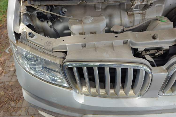 Used Jinbei T5 2020 1.6L Wealth Creation Model Rear Dual Wheels 3.4 Meters China VI Standard SWD16M Engine Bay Right