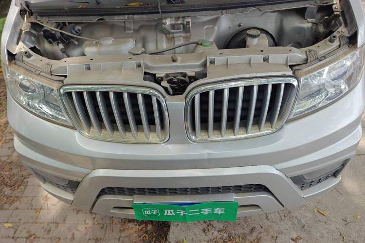 Used Jinbei T5 2020 1.6L Wealth Creation Model Rear Dual Wheels 3.4 Meters China VI Standard SWD16M Engine Bay