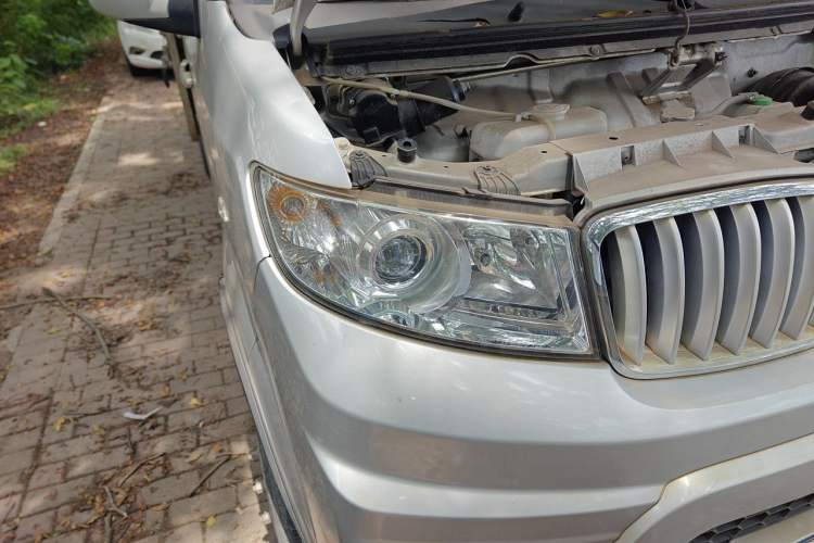 Used Jinbei T5 2020 1.6L Wealth Creation Model Rear Dual Wheels 3.4 Meters China VI Standard SWD16M Right Front Headlight