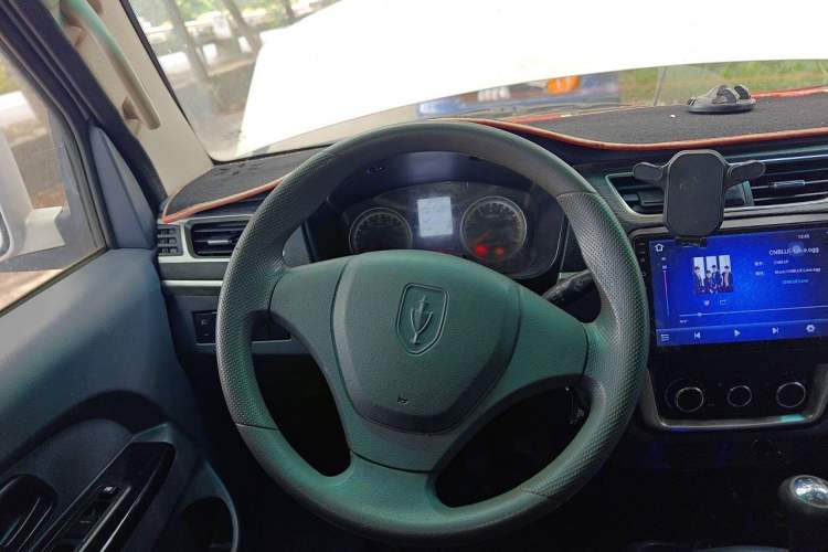 Used Jinbei T5 2020 1.6L Wealth Creation Model Rear Dual Wheels 3.4 Meters China VI Standard SWD16M Steering Wheel
