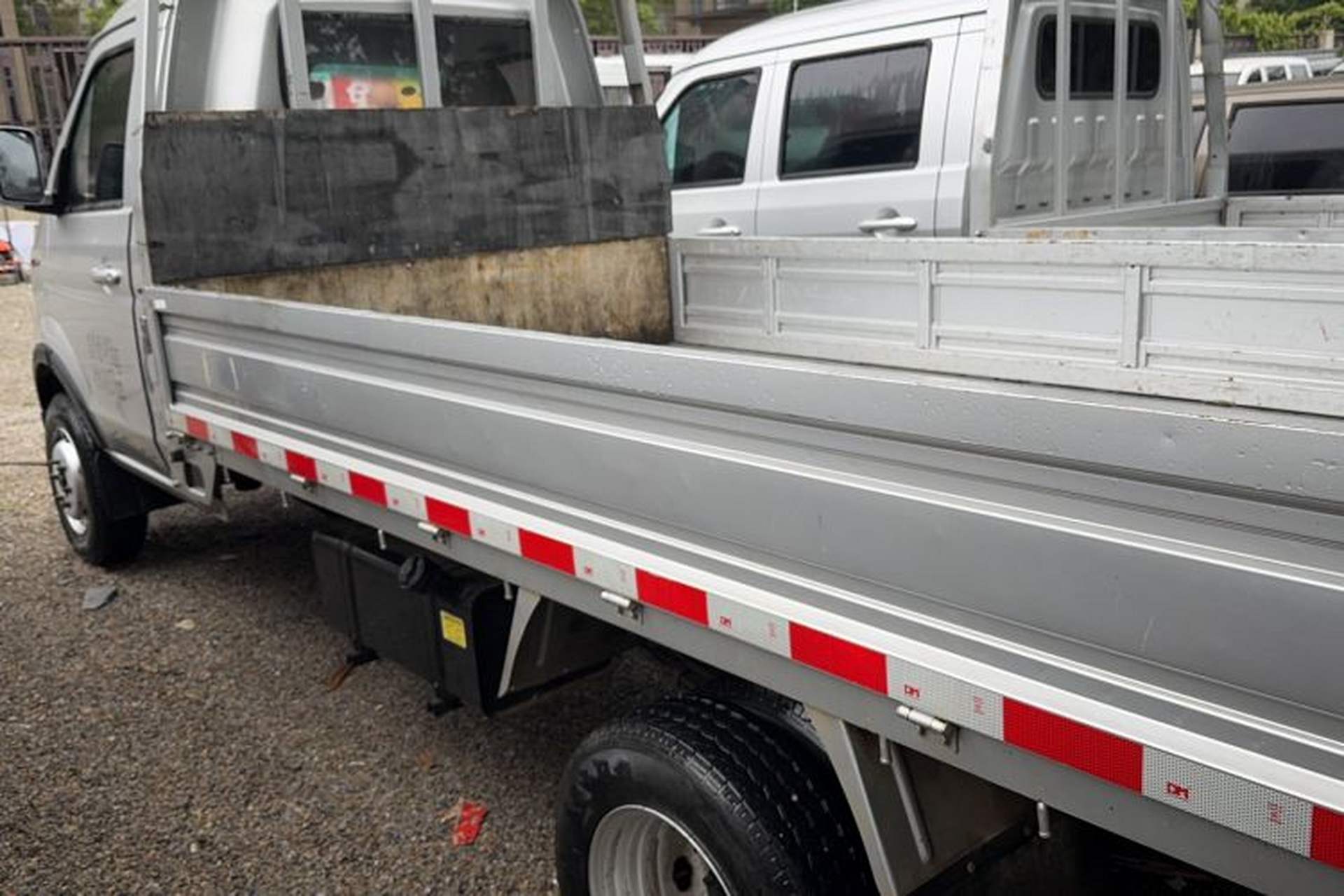 Used Jinbei T5 2022 1.6L Standard Version Rear Dual Wheels 3.4 Meters China VI SWD16M Exterior 5