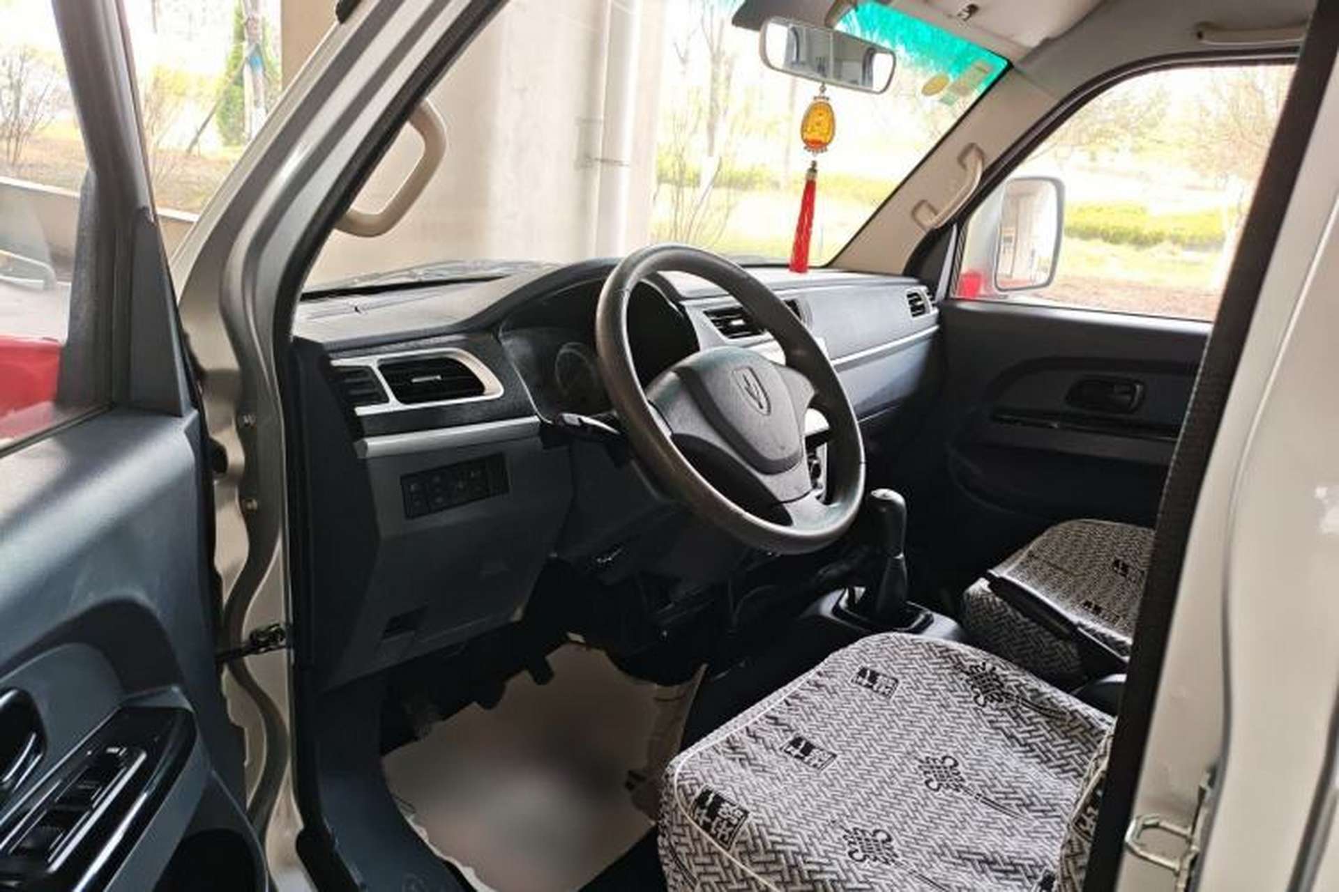 Used Jinbei T5 2023 1.6L Standard Single-Row 3.2m with Rear Dual Wheels Driver Seat