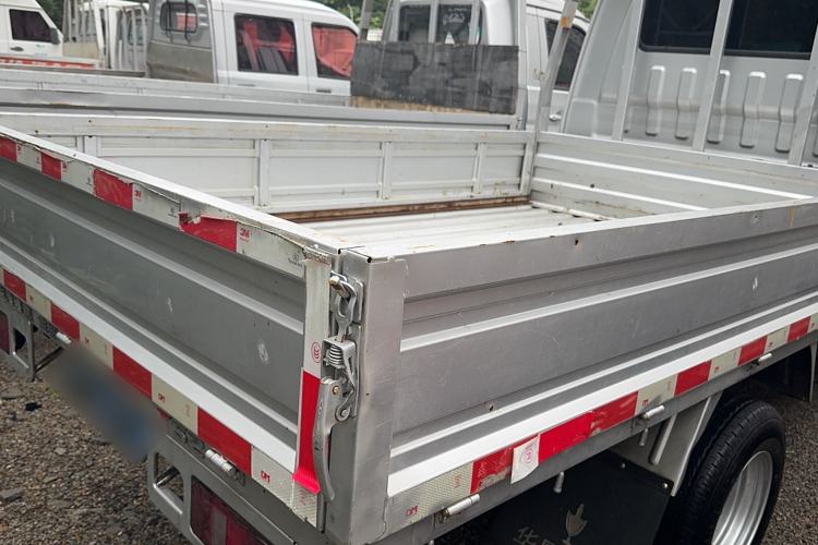 Used Jinbei T5 2023 1.6L Standard Model Double Cab 2.6-Meter Rear Dual Wheels Exterior 3