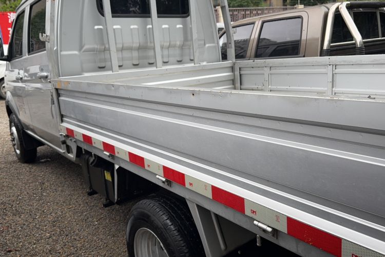 Used Jinbei T5 2023 1.6L Standard Model Double Cab 2.6-Meter Rear Dual Wheels Exterior 5