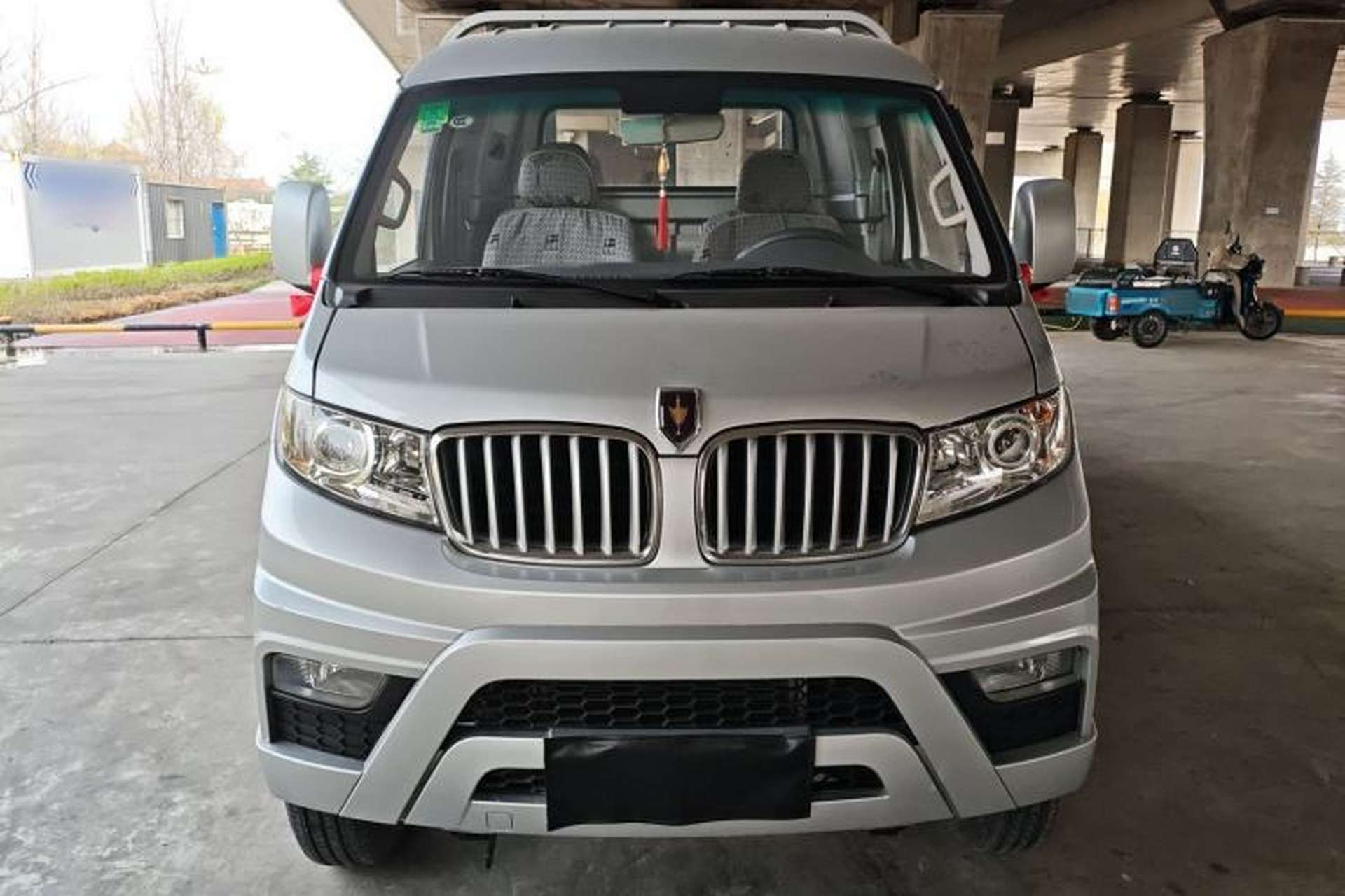 Used Jinbei T5 2023 1.6L Standard Single-Row 3.2m with Rear Dual Wheels Front