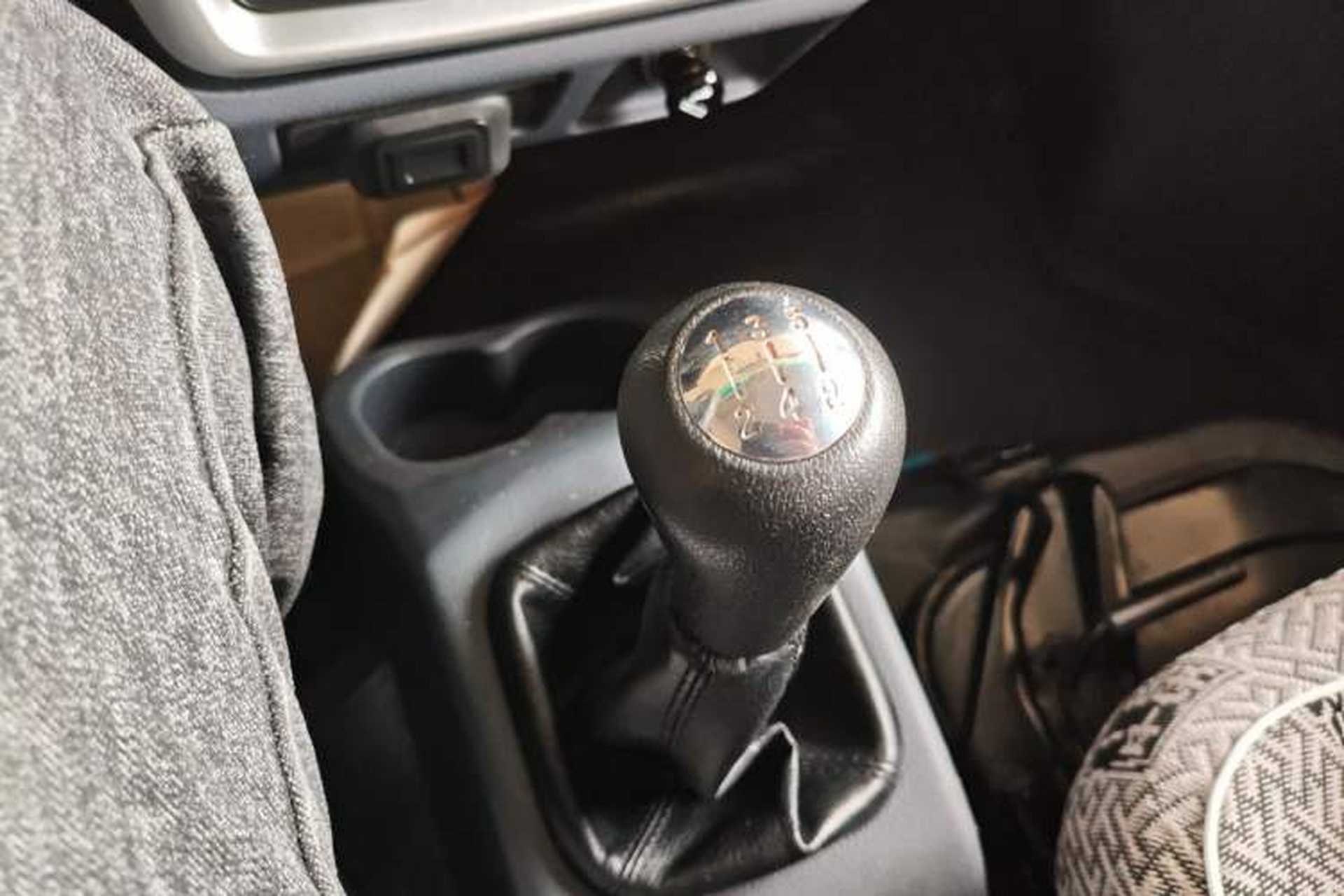 Used Jinbei T5 2023 1.6L Standard Single-Row 3.2m with Rear Dual Wheels Gear Lever