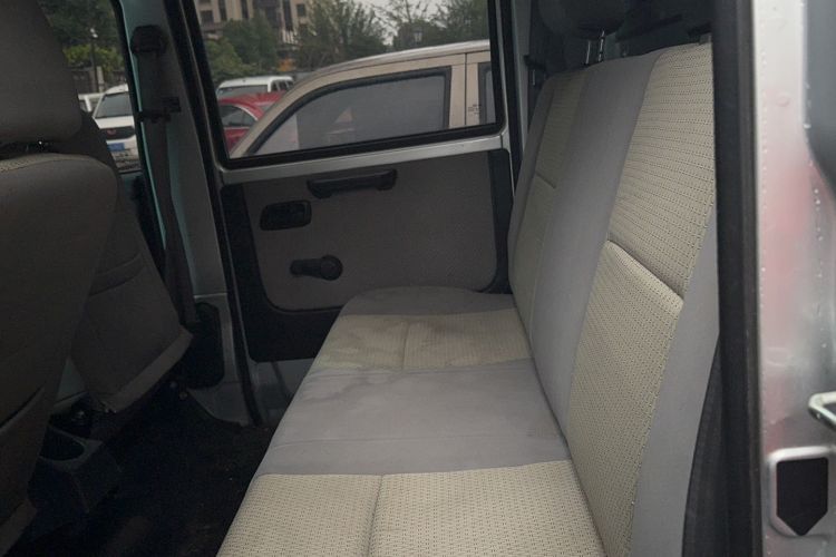Used Jinbei T5 2023 1.6L Standard Model Double Cab 2.6-Meter Rear Dual Wheels Interior 1