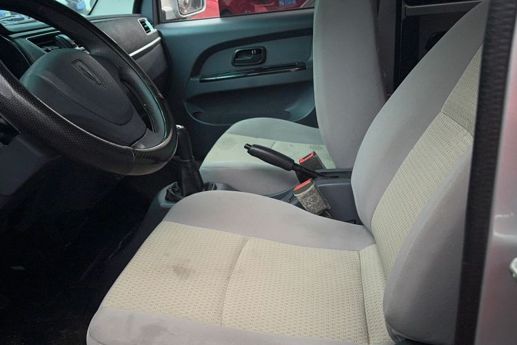 Used Jinbei T5 2023 1.6L Standard Model Double Cab 2.6-Meter Rear Dual Wheels Left Front Seat