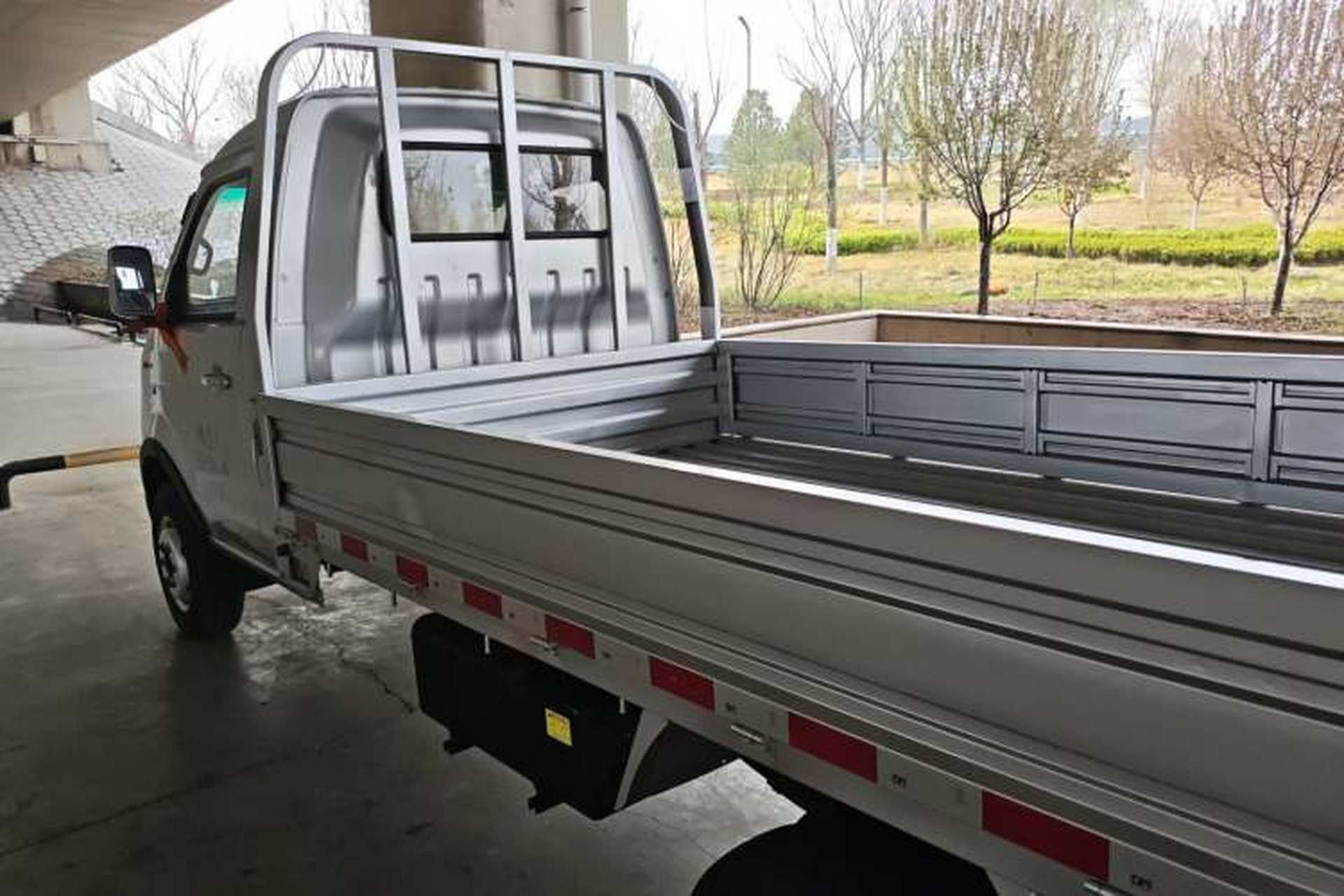 Used Jinbei T5 2023 1.6L Standard Single-Row 3.2m with Rear Dual Wheels Left Rear Seat