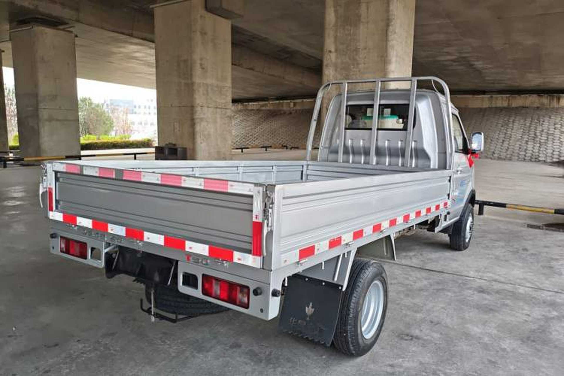 Used Jinbei T5 2023 1.6L Standard Single-Row 3.2m with Rear Dual Wheels Rear Right 45 Deg
