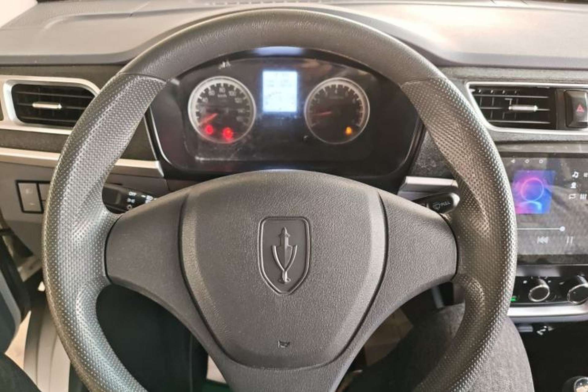 Used Jinbei T5 2023 1.6L Standard Single-Row 3.2m with Rear Dual Wheels Steering Wheel