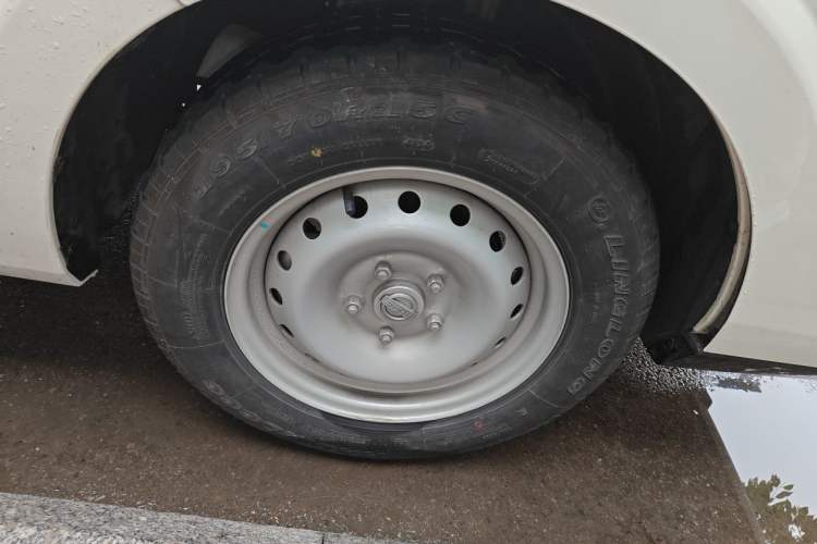 Used Jinbei T50S  Right Front Wheel Hub