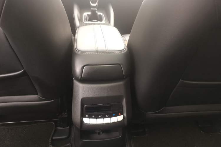 Used Jinbei Viewing 2019 1.5T Manual Smart Connectivity Version Interior 4