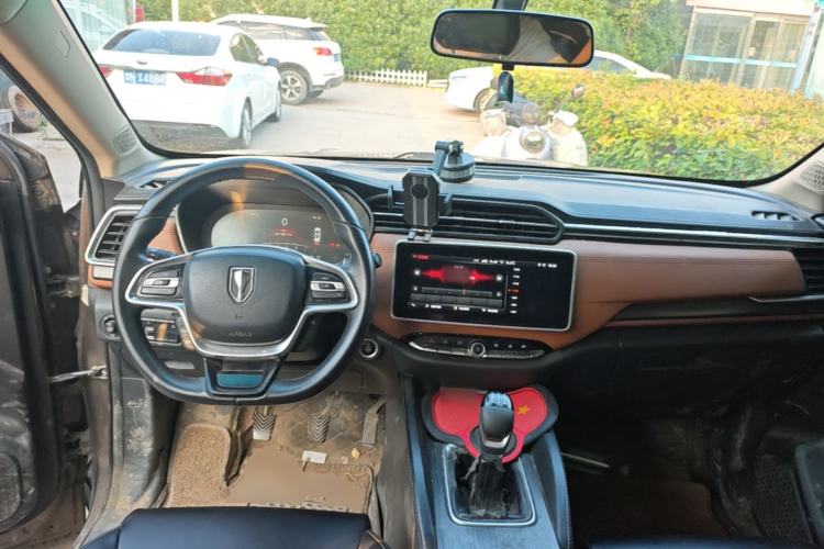 Used Jinbei Viewing 2019 1.5T Manual Comfort Model Center Console