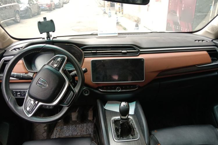 Used Jinbei Viewing 2019 1.5T Manual Smart Connectivity Version Center Console