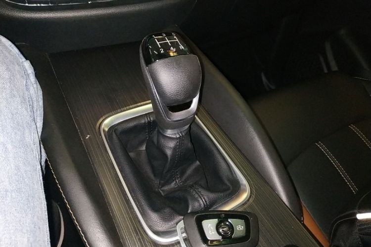 Used Jinbei Viewing 2019 1.6L Manual Comfort Model Interior 4