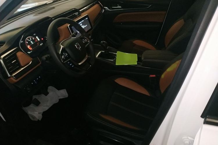 Used Jinbei Viewing 2019 1.6L Manual Comfort Model Interior 5
