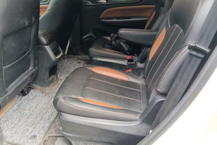 Used Jinbei Viewing 2019 1.5T Manual Smart Connectivity Version Left Rear Seat