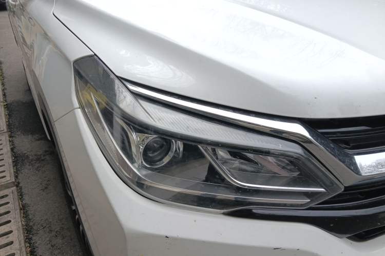 Used Jinbei Viewing 2019 1.5T Manual Smart Connectivity Version Right Front Headlight