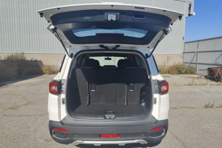 Used Jinbei Viewing 2019 1.6L Manual Leading Model Trunk