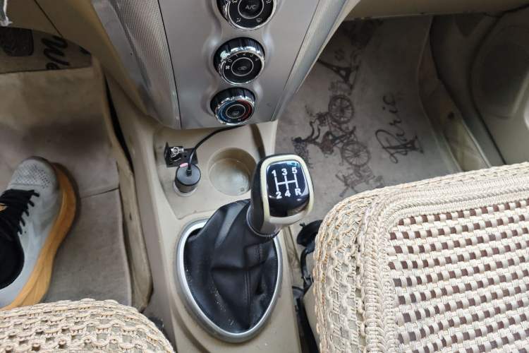 Used Jinbei Zhishang S30 2012 1.5L Elite Version Gear Lever