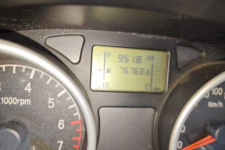 Used Jinbei Zhishang S30 2012 1.5L Elite Version Odometer Close Up