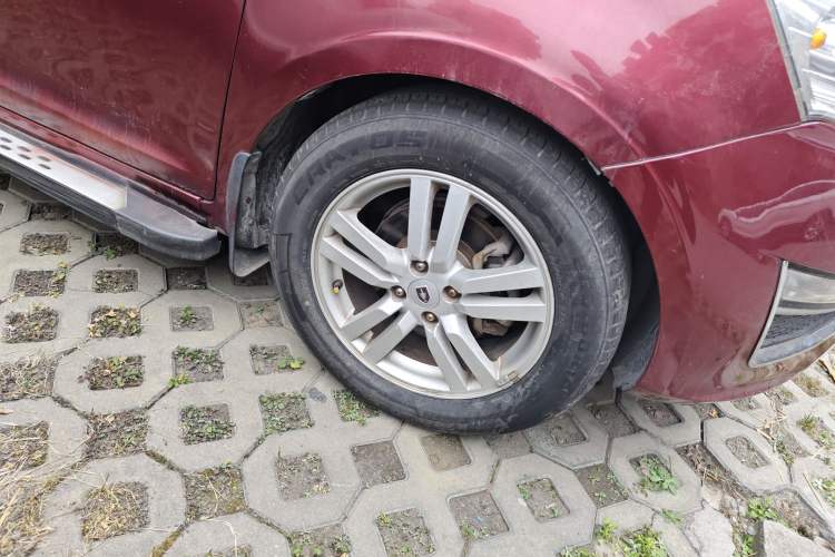 Used Jinbei Zhishang S30 2012 1.5L Elite Version Right Front Wheel Hub