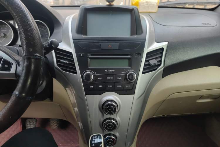 Used Jinbei Zhishang S30 2012 1.5L Elite Version Audio And AC Panel