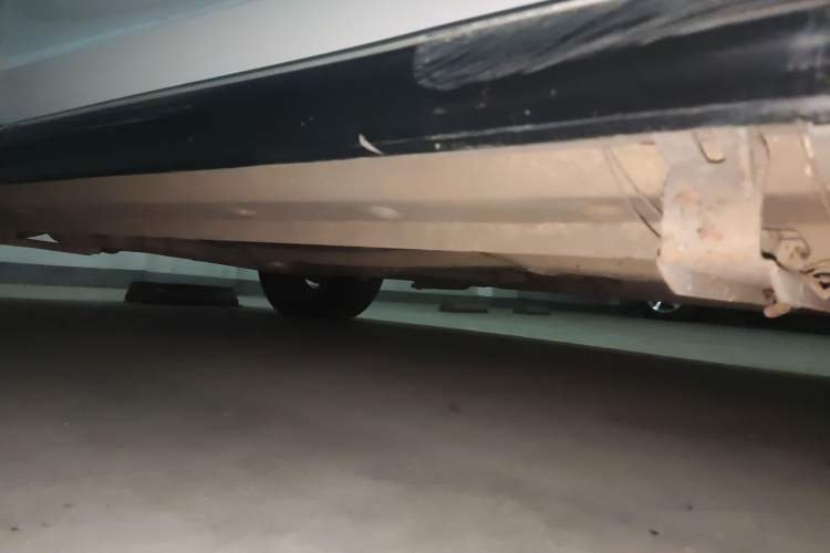 Used Jinbei Zhishang S30 2012 1.5L Fashion Edition Chassis Front Right