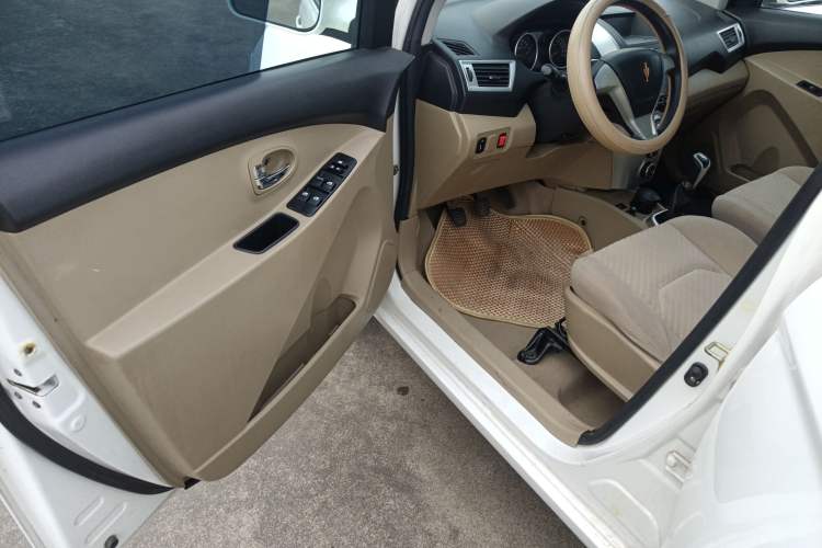 Used Jinbei Zhishang S30 2012 1.5L Comfort Model Driver Seat