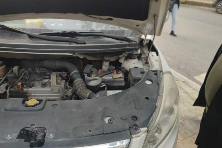Used Jinbei Zhishang S30 2012 1.5L Elite Version Engine Bay Left