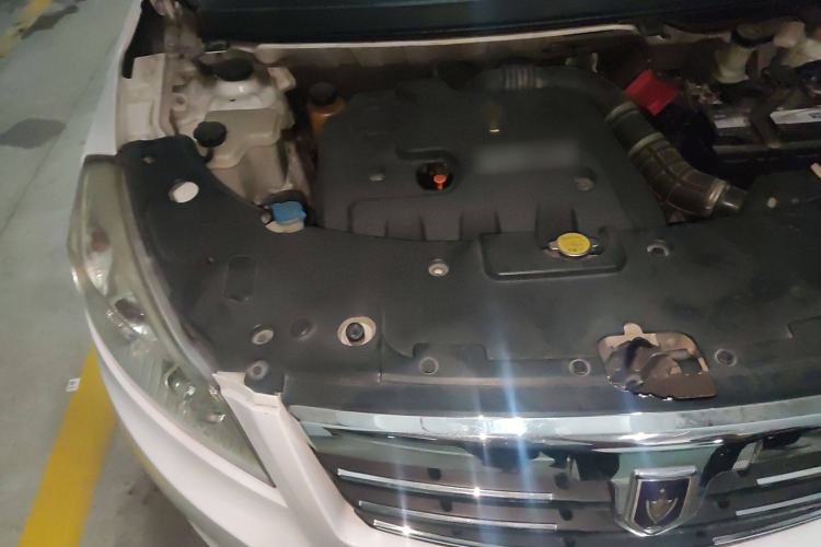 Used Jinbei Zhishang S30 2012 1.5L Fashion Edition Engine Bay Right