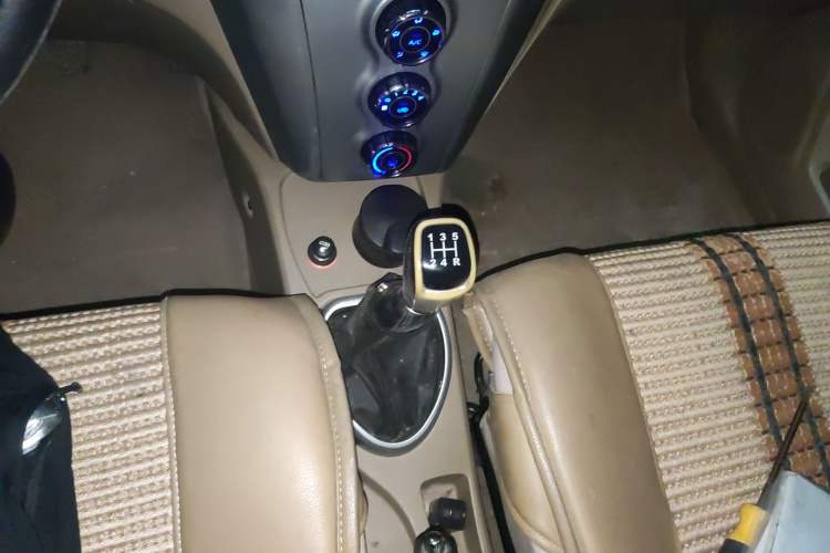 Used Jinbei Zhishang S30 2012 1.5L Fashion Edition Gear Lever