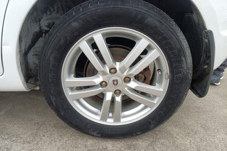 Used Jinbei Zhishang S30 2012 1.5L Comfort Model Left Rear Wheel Hub