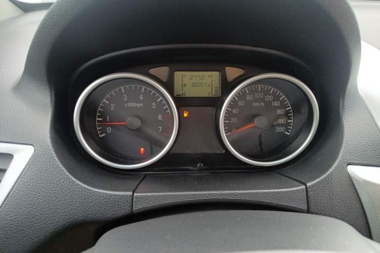 Used Jinbei Zhishang S30 2012 1.5L Comfort Model Odometer Close Up