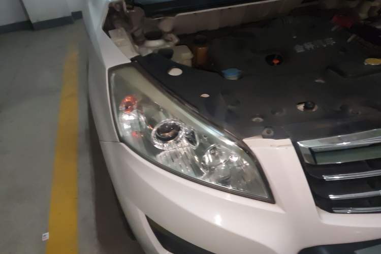 Used Jinbei Zhishang S30 2012 1.5L Fashion Edition Right Front Headlight