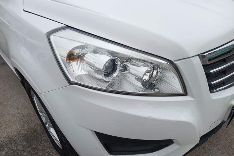 Used Jinbei Zhishang S30 2012 1.5L Comfort Model Right Front Headlight