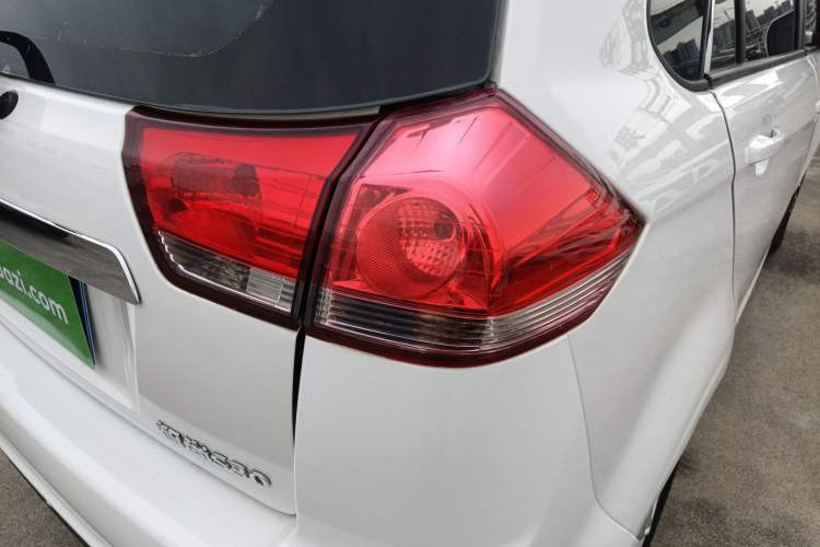 Used Jinbei Zhishang S30 2012 1.5L Comfort Model Right Rear Taillight