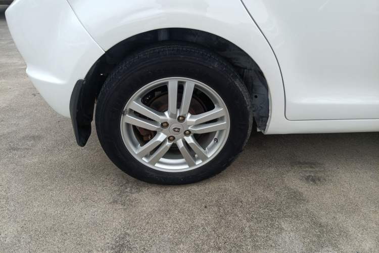Used Jinbei Zhishang S30 2012 1.5L Comfort Model Right Rear Wheel Hub
