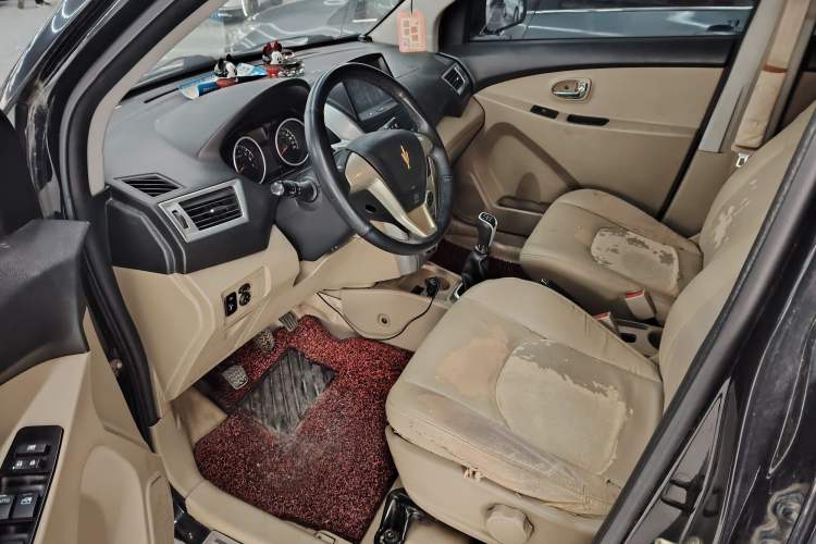 Used Jinbei Zhishang S30 2013 1.5L Manual Luxury Model Interior 3