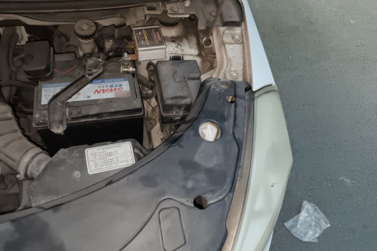 Used Jinbei Zhishang S30 2013 1.5L Manual Fashion Edition Engine Bay Left