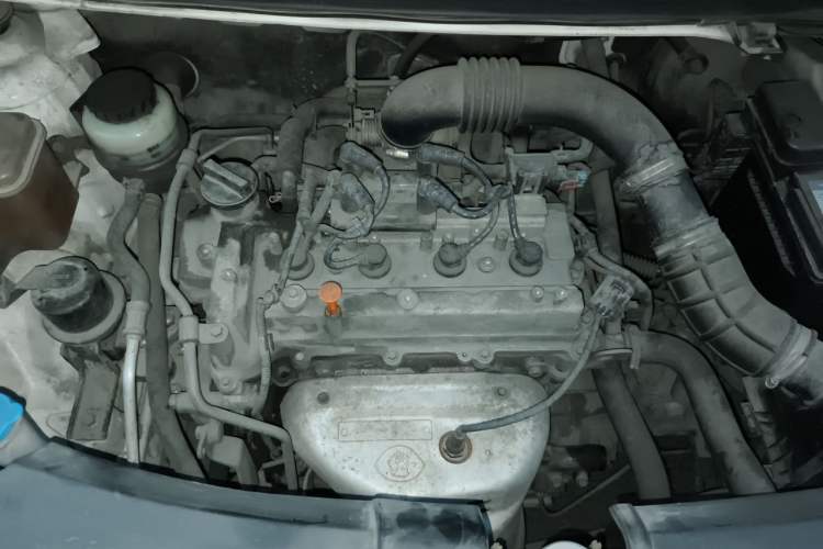 Used Jinbei Zhishang S30 2013 1.5L Manual Fashion Edition Engine Bay