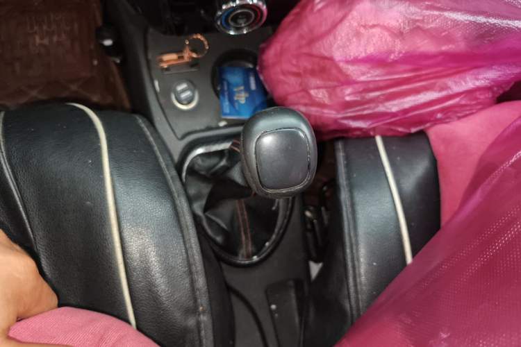 Used Jinbei Zhishang S30 2013 1.5L Manual Fashion Edition Gear Lever