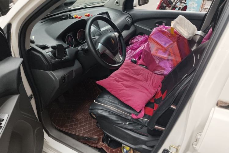 Used Jinbei Zhishang S30 2013 1.5L Manual Fashion Edition Left Front Seat